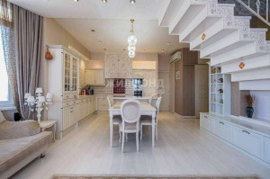 Продажа 4-комнатной квартиры, Новосибирск, Кирова ул., 25, Новосибирская область