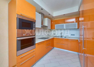 Продажа 4-комнатной квартиры, Новосибирск, Военная ул., 9, Новосибирская область