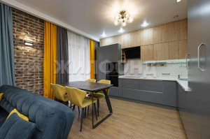 Продажа 4-комнатной квартиры, Новосибирск, Связистов ул., 154, Новосибирская область