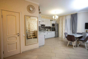 ������� 3-��������� ��������, ���������, ��. ����� ������� ��., 18, ������������� ����