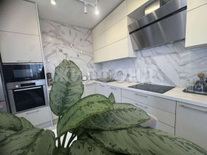 ������� 3-��������� ��������, �����������, 15-� ���, 8�, �����-���������� ��